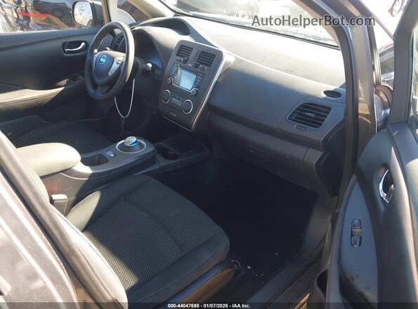 1N4BZ0CP4HC309106 2017 NISSAN LEAF Gray Front interior view