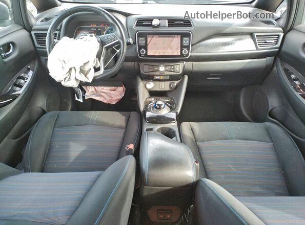 1N4BZ1CP5LC300669 2020 NISSAN LEAF Gray Widok deski rozdzielczej