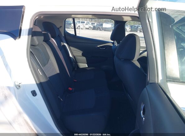 1N4CZ1CV6PC558739 2023 NISSAN LEAF White VIN կոդի պիտակի տեսք