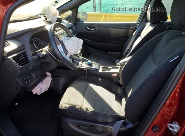 1N4CZ1CV7SC558774 2025 NISSAN LEAF Maroon წინა სალონის ხედი