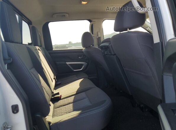 1N6AA1EC3MN529913 2021 NISSAN TITAN White Vista de los asientos traseros