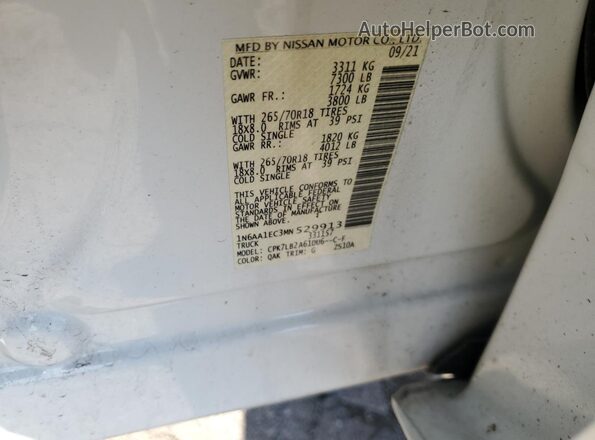 1N6AA1EC3MN529913 2021 NISSAN TITAN White Vista del compartimento del motor