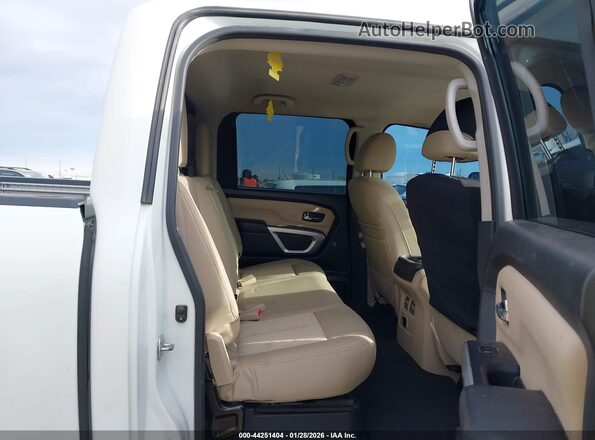 1N6BA1F41HN564628 2017 NISSAN TITAN XD White Vista de la etiqueta del VIN