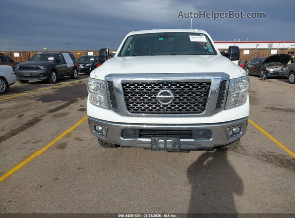 1N6BA1F41HN564628 2017 NISSAN TITAN XD White Vista del cuadro de instrumentos