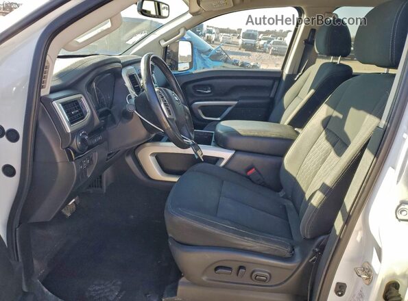 1N6BA1F46GN509137 2016 NISSAN TITAN Белый Вид панели приборов