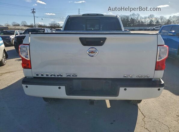 1N6BA1F46GN509137 2016 NISSAN TITAN Белый Вид салона спереди