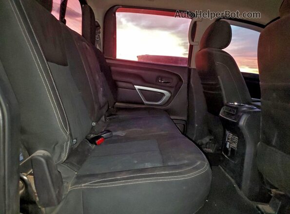 1N6BA1F46HN558601 2017 NISSAN TITAN Blue Widok tylnych siedzeń