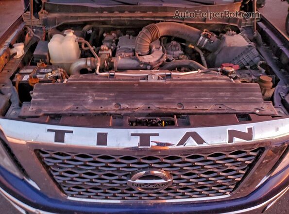 1N6BA1F46HN558601 2017 NISSAN TITAN Blue Widok wnętrza z tyłu