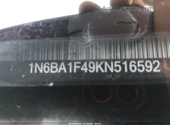 1N6BA1F49KN516592 2019 NISSAN TITAN XD Black Շարժիչի բաժամունքի տեսք