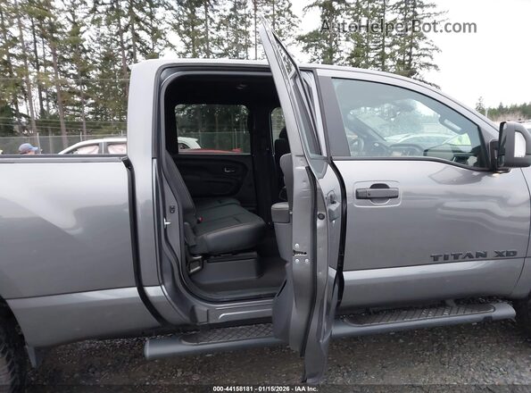 1N6BA1F4XJN550698 2018 NISSAN TITAN XD Gray VIN կոդի պիտակի տեսք