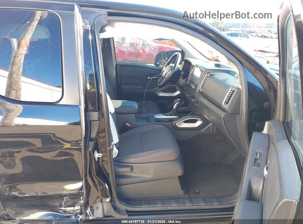 1N6ED1CL9NN638146 2022 NISSAN FRONTIER Черный Вид салона спереди