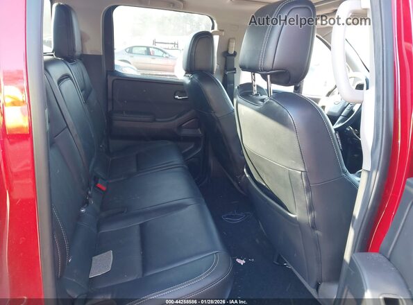 1N6ED1EJ4PN669741 2023 NISSAN FRONTIER Red Widok naklejki z numerem VIN