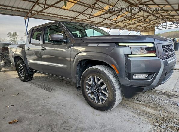 1N6ED1EK6SN609476 2025 NISSAN FRONTIER Gray Передня права чверть