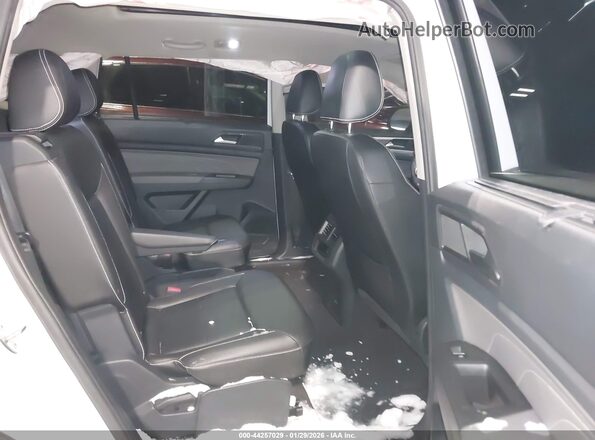 1V2BR2CA4PC506310 2023 VOLKSWAGEN ATLAS White Widok naklejki z numerem VIN