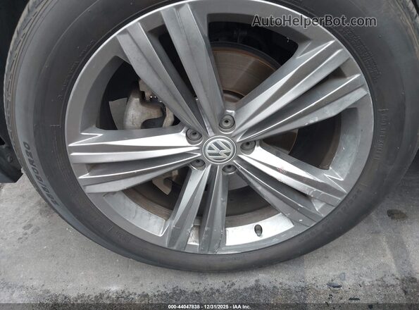 1V2PR2CA5JC591493 2018 VOLKSWAGEN ATLAS Gray 