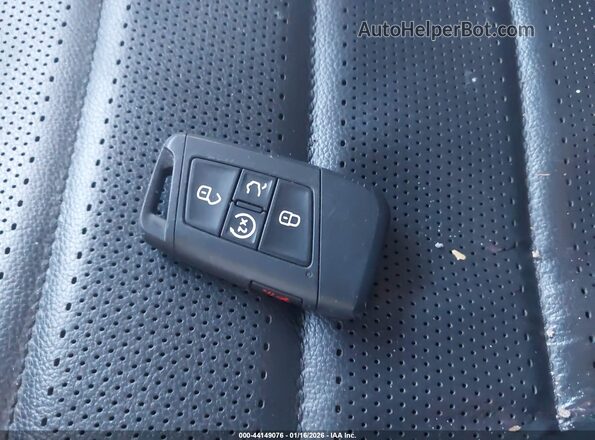 1V2TP2CA4MC587427 2021 VOLKSWAGEN ATLAS Red Dashboard view