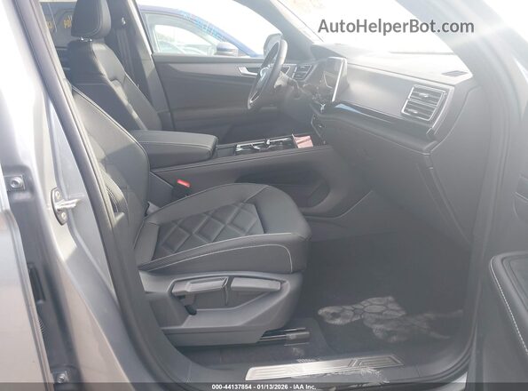 1V2WC2CA7TC214700 2026 VOLKSWAGEN ATLAS Gray Вид салону спереду