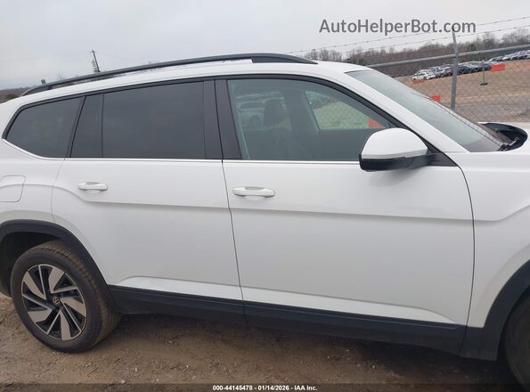 1V2WR2CA5RC561837 2024 VOLKSWAGEN ATLAS White Rear interior view