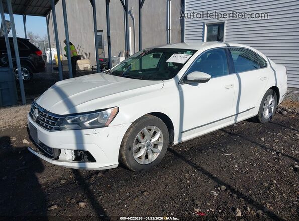 1VWAT7A39HC015214 2017 VOLKSWAGEN PASSAT White Przód lewy