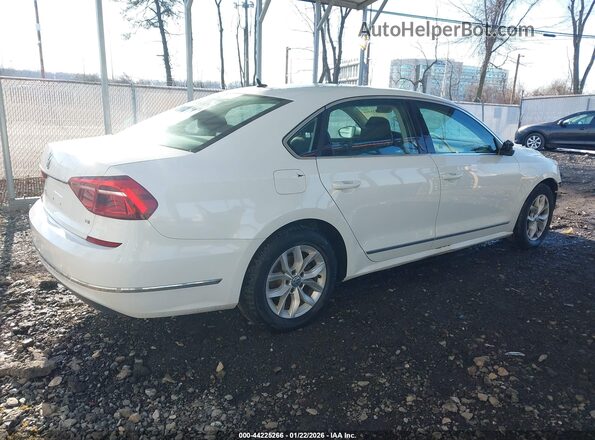 1VWAT7A39HC015214 2017 VOLKSWAGEN PASSAT White Tył prawy