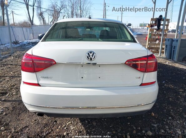 1VWAT7A39HC015214 2017 VOLKSWAGEN PASSAT White 