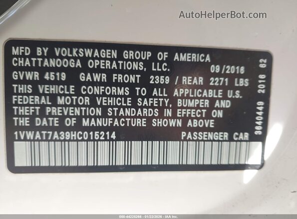 1VWAT7A39HC015214 2017 VOLKSWAGEN PASSAT White Widok komory silnika