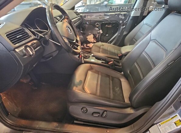 1VWBA7A39JC000681 2018 VOLKSWAGEN PASSAT Gray Vista interior delantera