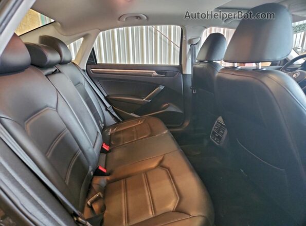 1VWBA7A39JC000681 2018 VOLKSWAGEN PASSAT Gray Vista de los asientos traseros