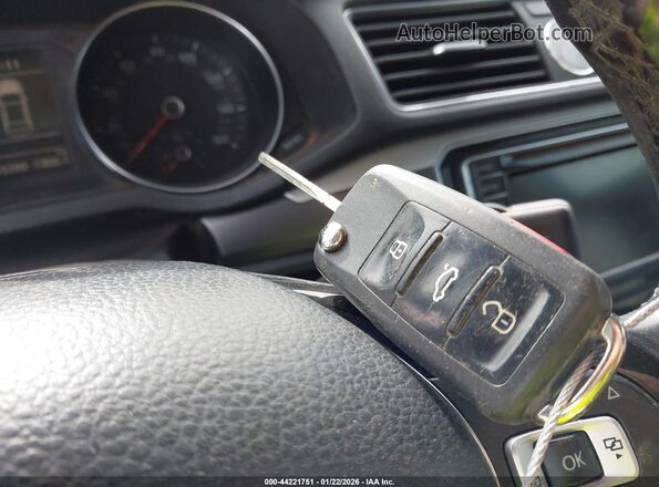 1VWDT7A31HC028634 2017 VOLKSWAGEN PASSAT Black Widok deski rozdzielczej