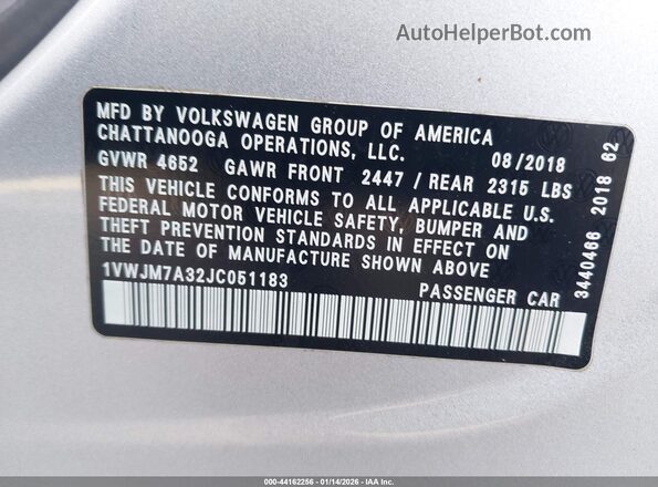 1VWJM7A32JC051183 2018 VOLKSWAGEN PASSAT Silver Widok komory silnika
