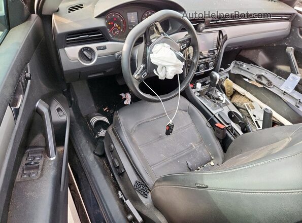 1VWSA7A38MC008274 2021 VOLKSWAGEN PASSAT Черный Вид панели приборов