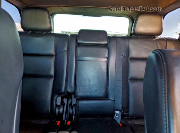 1C4RJFBG2KC593458 2019 JEEP GRAND CHER Gray Rear interior view