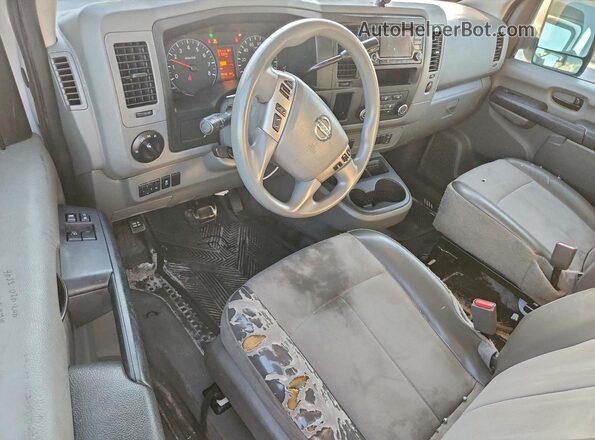 1N6BF0LY4JN801458 2018 NISSAN NV White Widok zestawu wskaźników