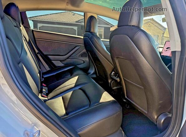 5YJ3E1EA8JF162130 2018 TESLA MODEL Белый 