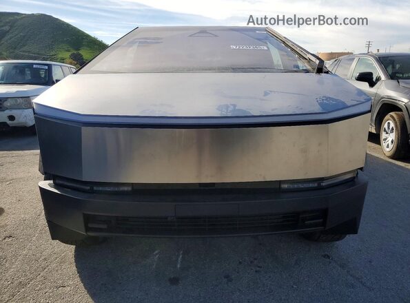 7G2CEHED7RA033076 2024 TESLA CYBERTRUCK Silver Vista trasera