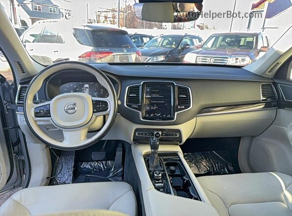 YV4A22PK1J1204266 2018 VOLVO XC90 Silver 