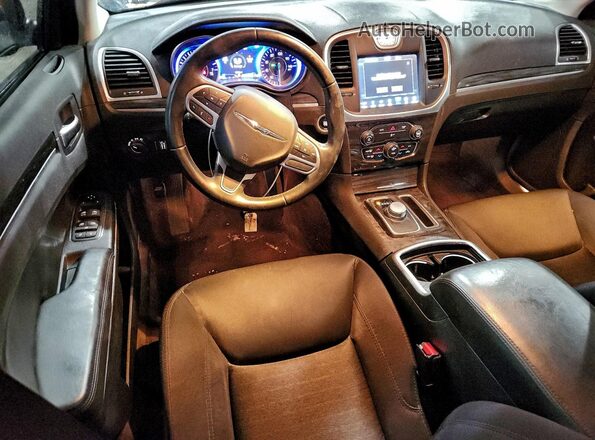 2C3CCAAG0JH320989 2018 CHRYSLER 300 Black Dashboard view