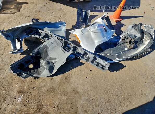 2C3CCAAG8NH221861 2022 CHRYSLER 300 White Engine compartment view