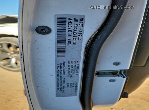 2C3CCAAG8NH221861 2022 CHRYSLER 300 White VIN sticker view