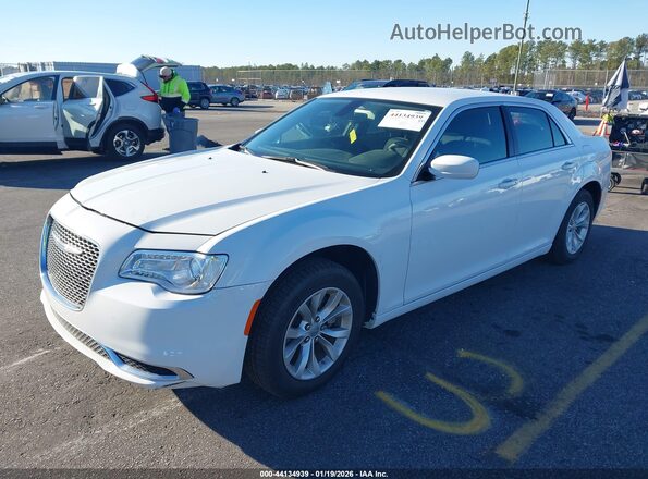 2C3CCAAG9PH538356 2023 CHRYSLER 300 White წინა მარცხენა ხედი სამი მეოთხედიდან