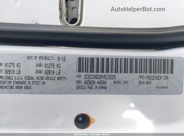 2C3CCABG2KH515525 2019 CHRYSLER 300 White ძრავის განყოფილების ხედი