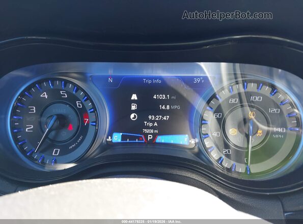 2C3CCABG2PH573139 2023 CHRYSLER 300 Gray Widok tylnych siedzeń