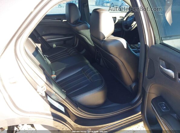 2C3CCABG2PH573139 2023 CHRYSLER 300 Gray Widok naklejki z numerem VIN