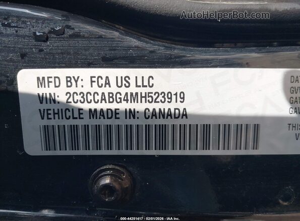 2C3CCABG4MH523919 2021 CHRYSLER 300 Black Շարժիչի բաժամունքի տեսք