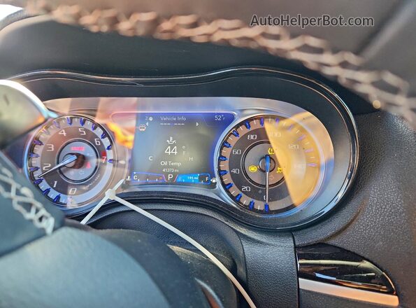 2C3CCABG5PH620437 2023 CHRYSLER 300 Black Instrument cluster view