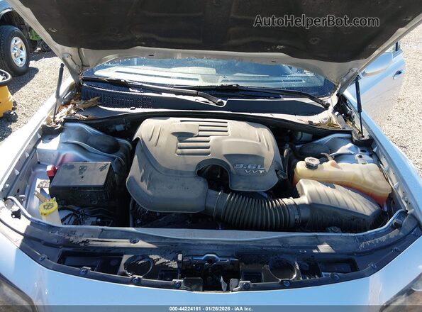 2C3CCABG6MH595785 2021 CHRYSLER 300 Silver Հետևի տեսք