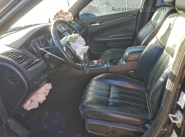 2C3CCABG8NH186981 2022 CHRYSLER 300 Черный Вид салона спереди