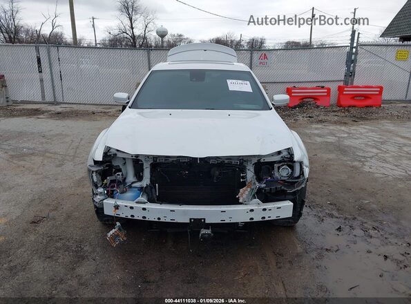 2C3CCABT1PH542185 2023 CHRYSLER 300 White Rear interior view
