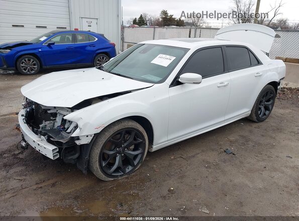 2C3CCABT1PH542185 2023 CHRYSLER 300 White Front left