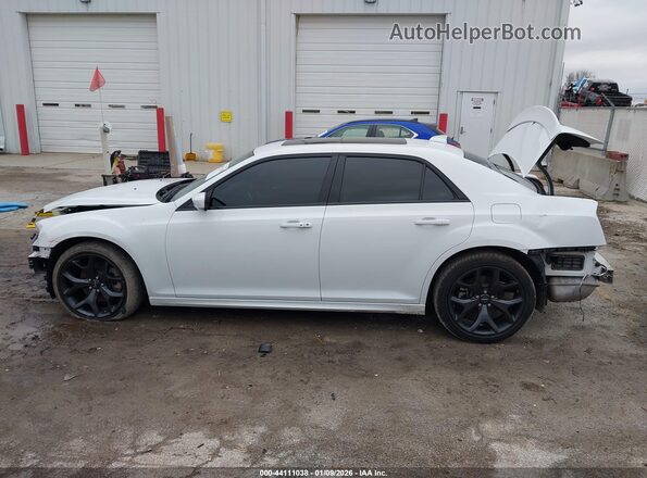 2C3CCABT1PH542185 2023 CHRYSLER 300 White 